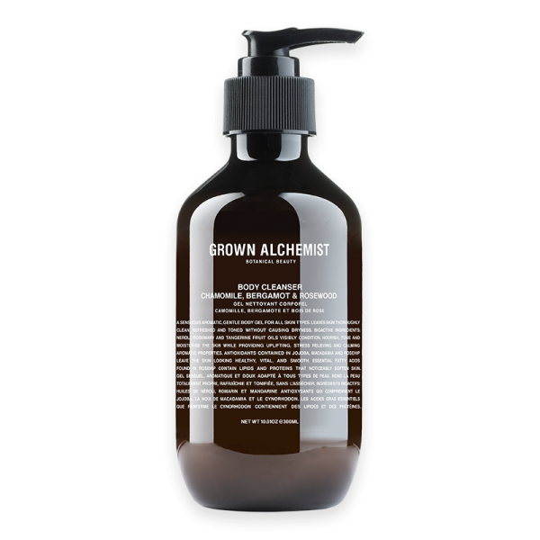 Braune Flasche Grown Alchemist Body Cleanser 300mL mit schwarzem Pumpspender und weißer Beschriftung.