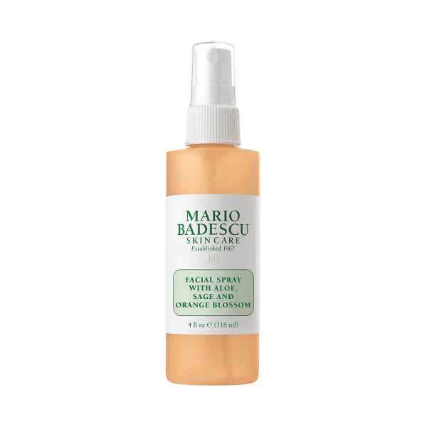 Flasche Mario Badescu Gesichtsspray mit Aloe, Salbei und Orangenblüte, 118 ml.