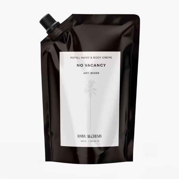 Nachfüllpackung RAAW Alchemy Hand- und Körpercreme 'No Vacancy' 500 ml in schwarzer Verpackung.